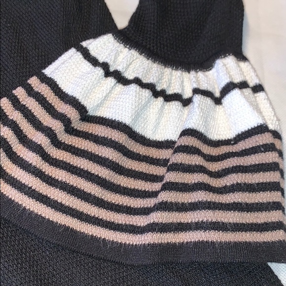 Elle black sweater flare sleeves medium - Picture 3 of 6